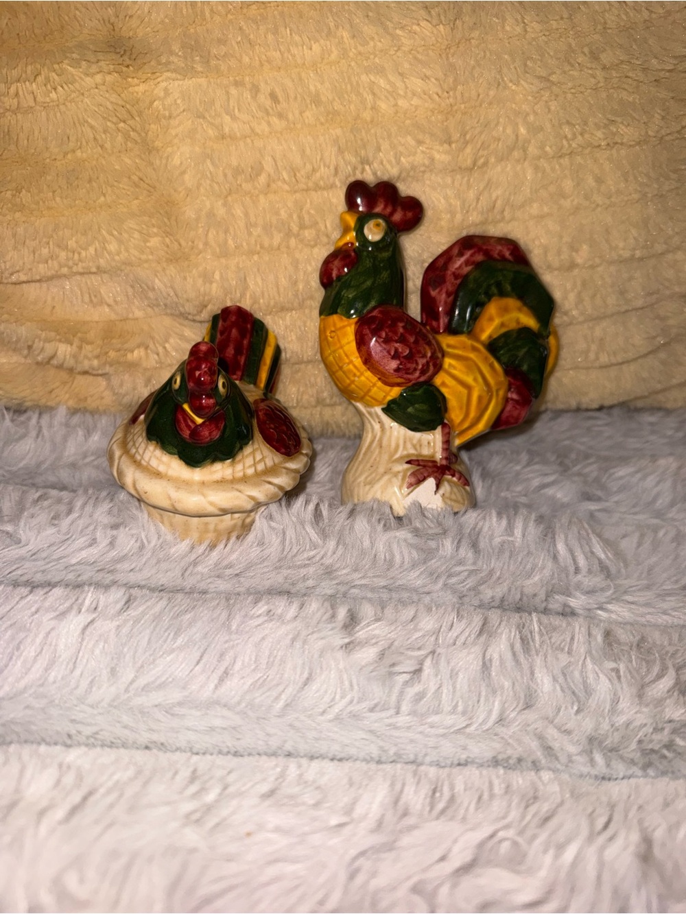 Vintage Metlox Poppytrail “ California Provincial” salt&pepper shaker set